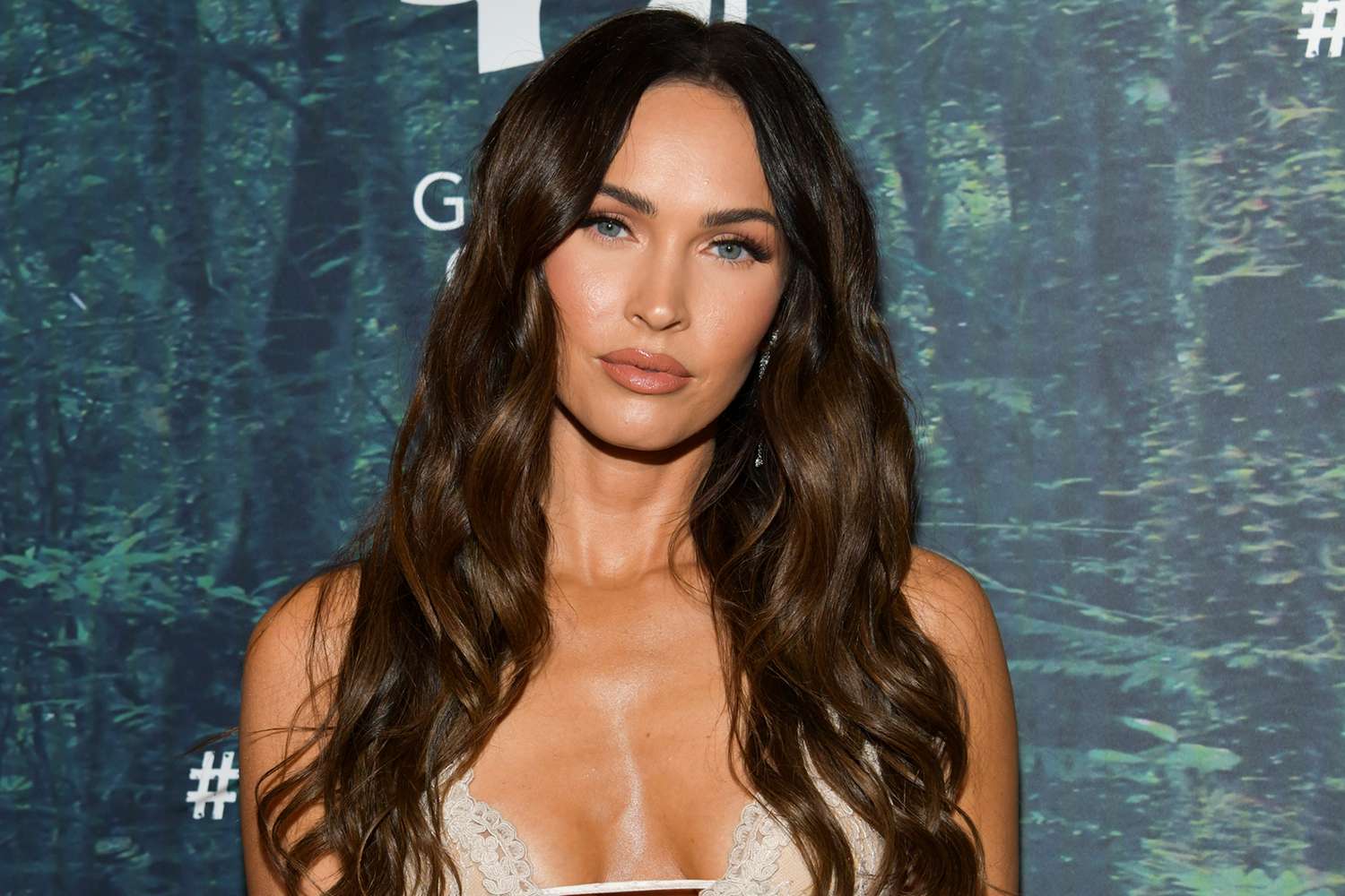 Megan Fox Shares Her Kids’ Reactions to Learning She’s Pregnant (Exclusive) [Video]