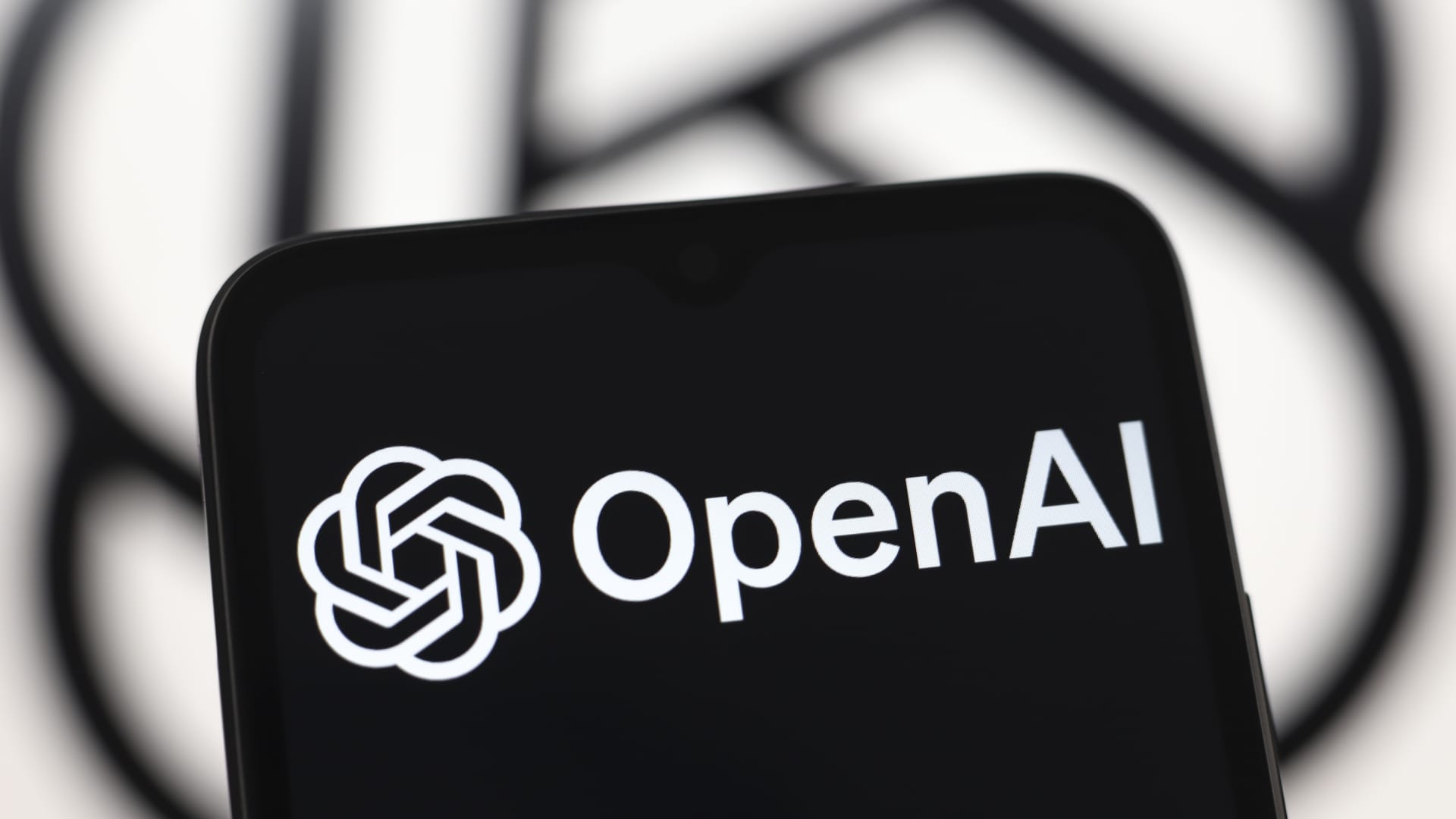 OpenAI hires first marketing chief from Coinbase [Video]