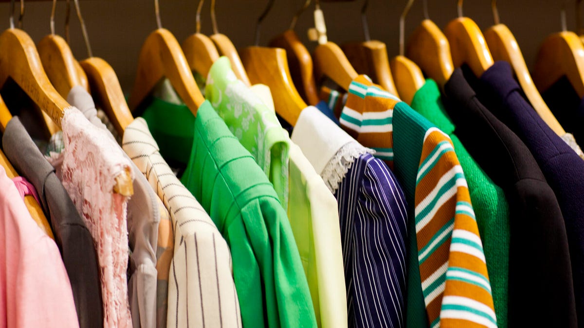 I tried a free AI clothing search tool, and it makes online thrift shopping much easier [Video]