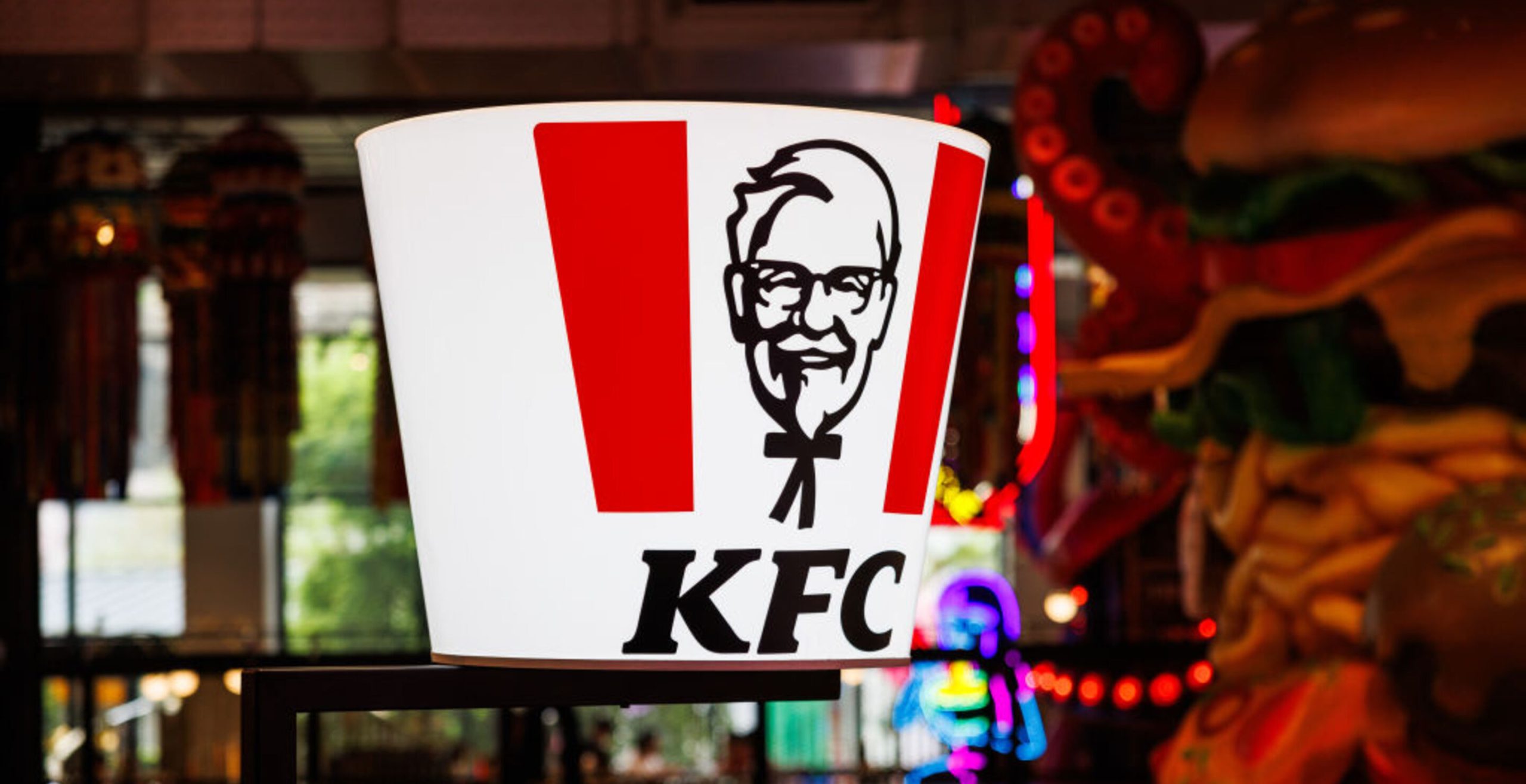 KFC Has Turned Its Chicken Bucket Lids Into Playable Vinyl Records, And I Have To Get My Hands On One [Video]