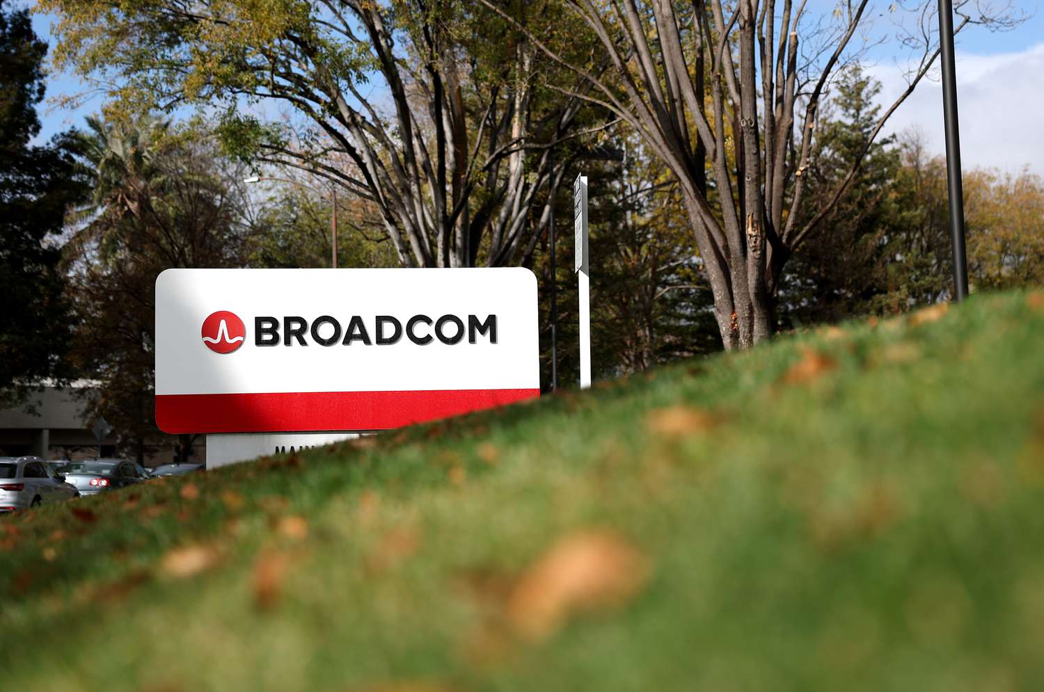 Broadcom Stock Soars as Analysts Grow More Bullish on Chipmaker’s AI Potential [Video]