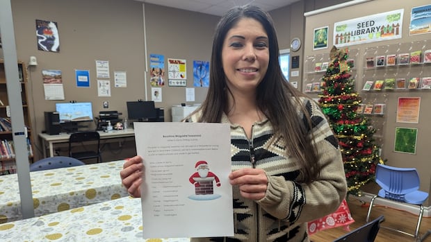 ‘Reclaim your language’: This librarian is helping kids pen letters to Santa in Anishinaabemowin [Video]