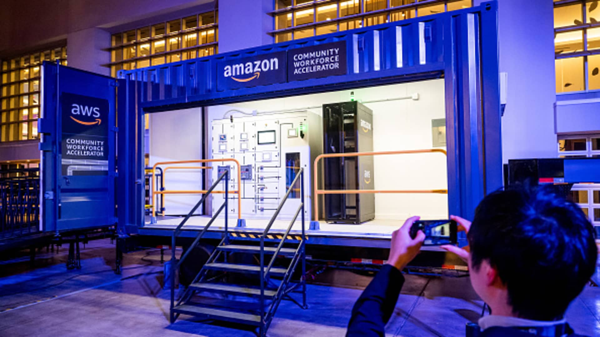 Morgan Stanley names beneficiaries of Amazon AWS Trainium 2 AI chip [Video]