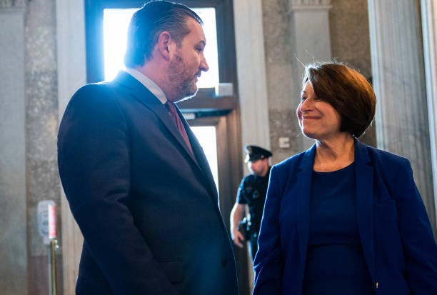 Senators Klobuchar, Cruz celebrate passage of bill AI images [Video]