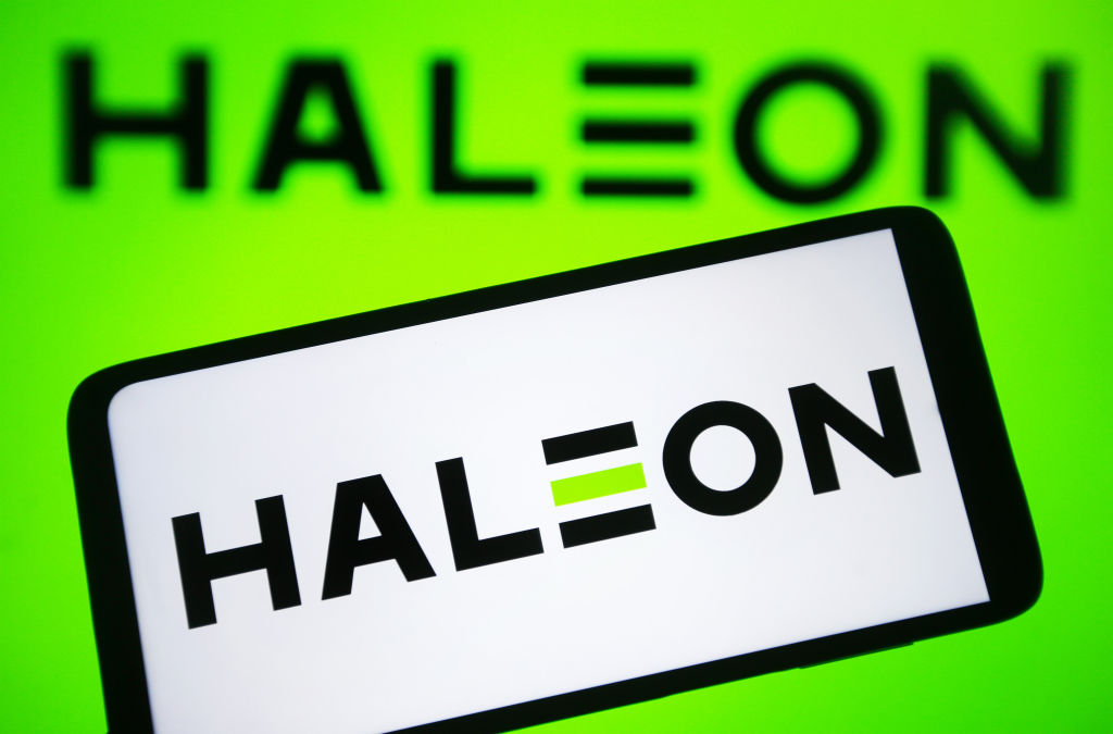 Haleons stealth shopping pop-up hits the streets of NYC [Video]