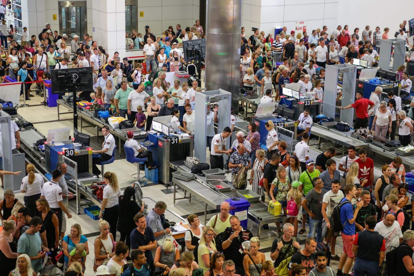 AI threat-detection tech moves airport security lines faster [Video]