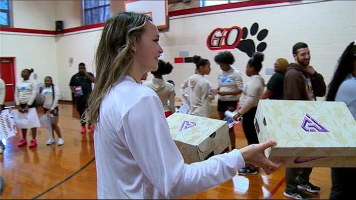 Brandeis alum, current USC guard Rian Forestier surprises girls’ basketball players with new kicks [Video]