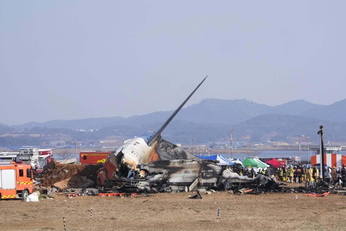 Flight data recorder from crashed South Korea plane to be sent to US for analysis [Video]