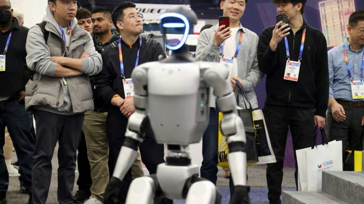 Robots set to move beyond factory as AI advances [Video]