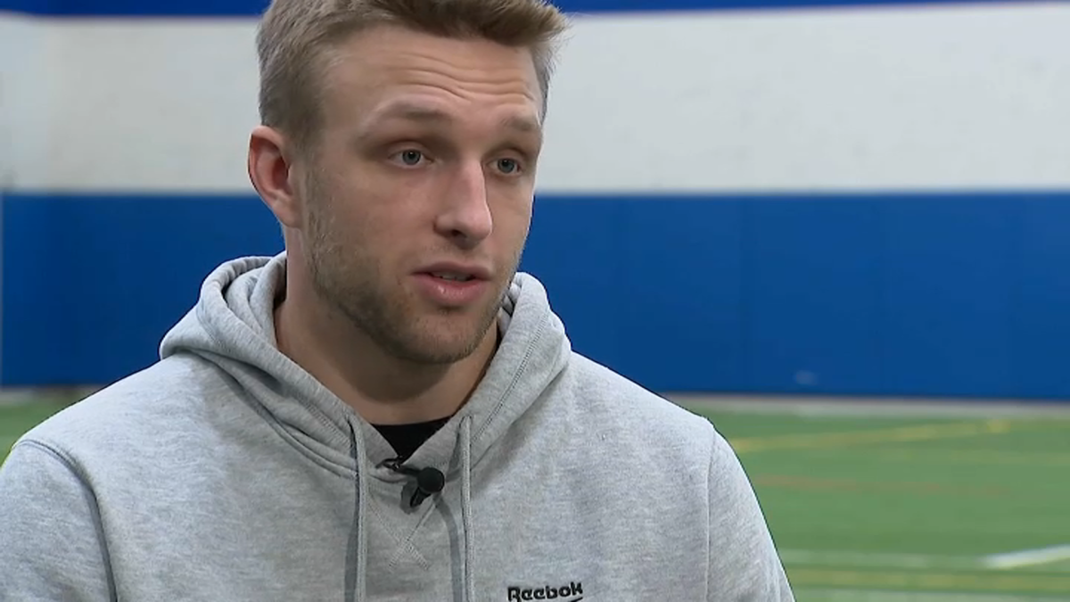 Sought-after star quarterback from Chicago suburb finds next home at Iowa  NBC Chicago [Video]