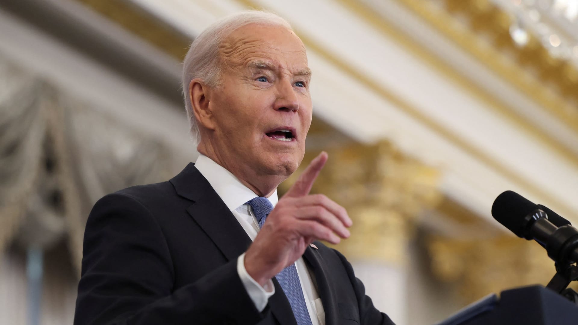 Biden opens federal land for AI data centers, sets developer rules [Video]