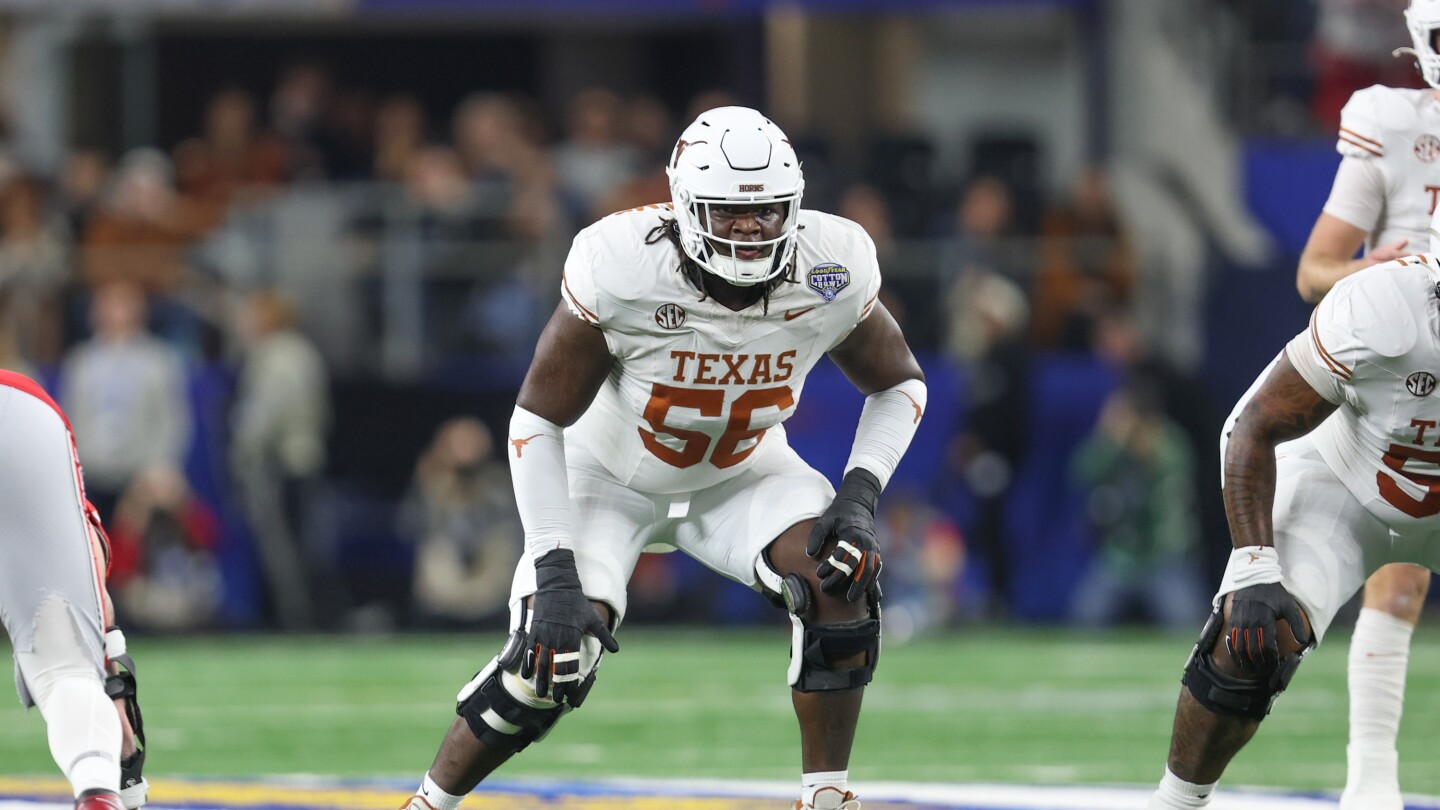 Texas OT Cameron Williams will enter the draft [Video]