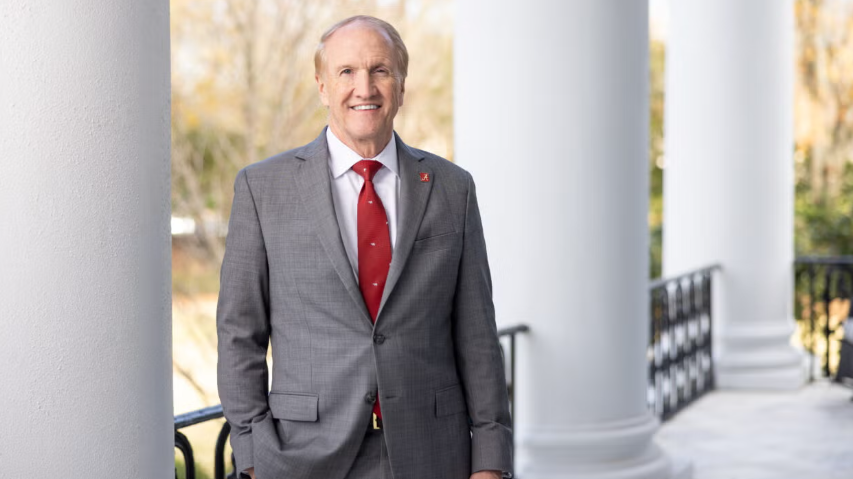 University of Alabama president stepping down after a decade in the role [Video]