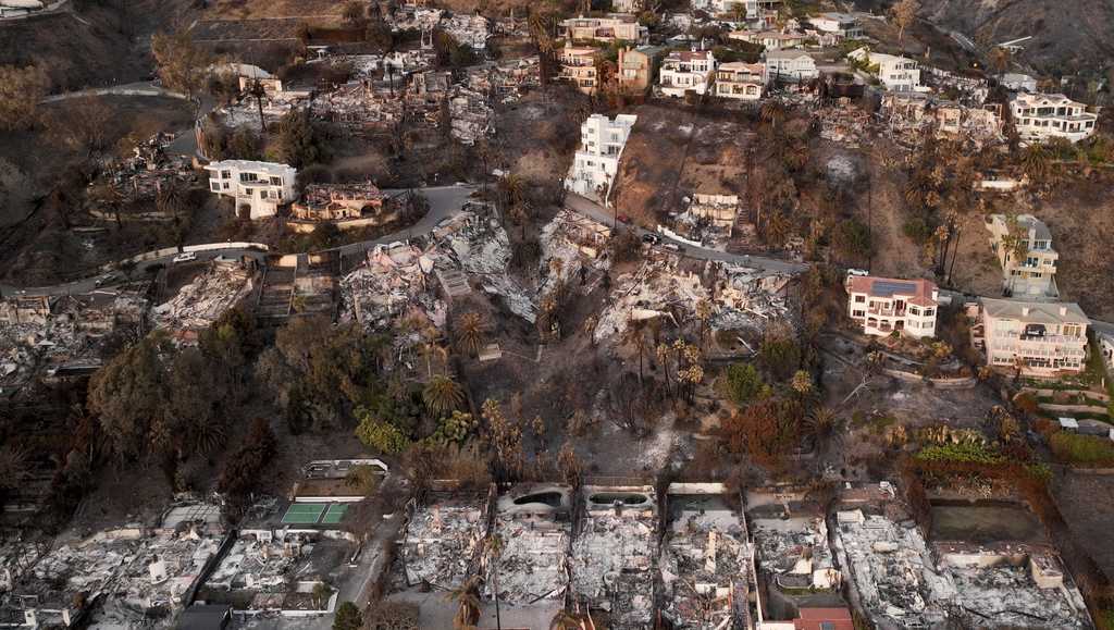 Los Angeles fires burn largest urban area in California in at least 40 years [Video]