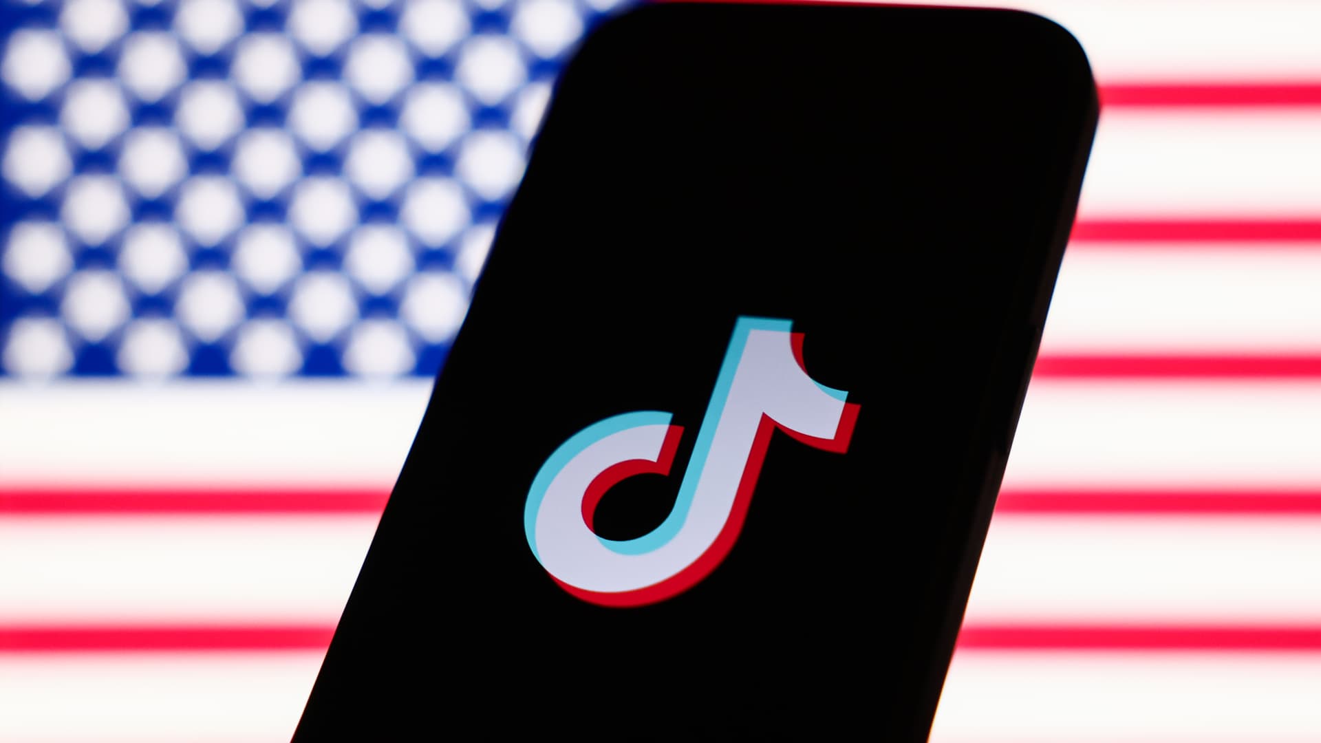 Perplexity AI makes a bid to merge with TikTok U.S. [Video]