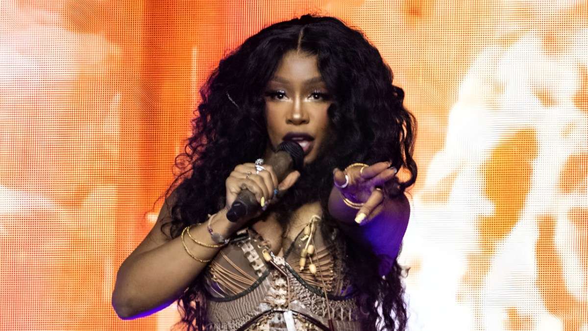 SZA Hits Out At 