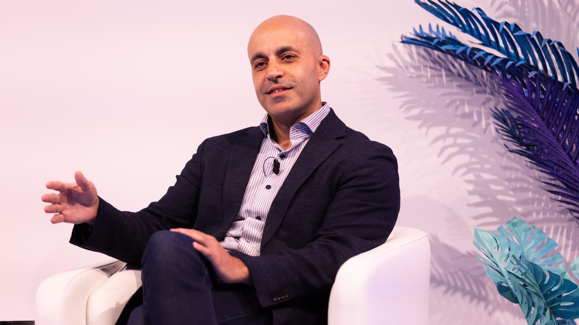 Meta backs Databricks as the data analytics startup inches toward IPO [Video]